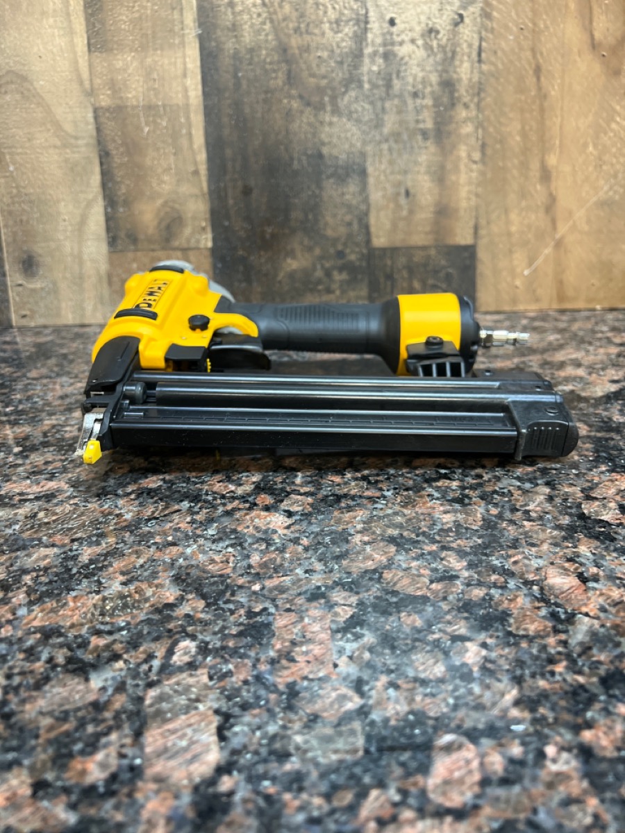 Dewalt Gauge Pneumatic Corded Brad Nail Gun Dwfp Like New Buya