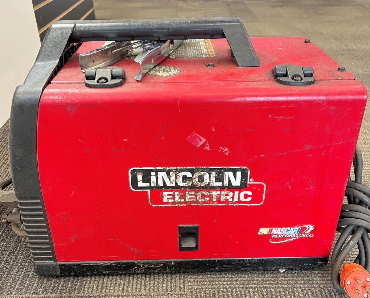 Lincoln Electric 140HD Weld Pak MIG Flux Cored Wire Feed Welder Good