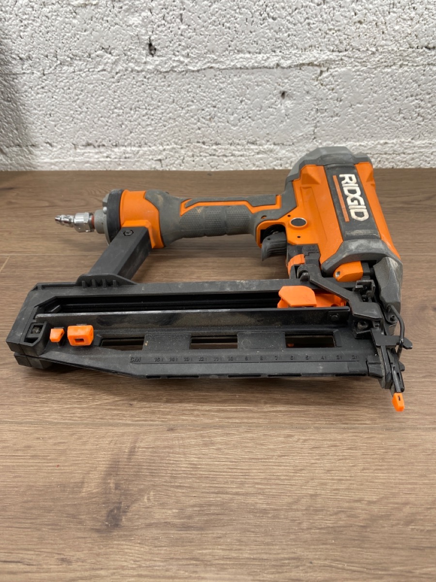 RIDGID TOOLS R250SFF 16 GAUGE 2 5 STRAIGHT FINISH NAILER PNEUMATIC