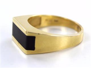 14KT SOLID YELLOW GOLD BLACK ONYX SIZE 9 RING PROTECTION