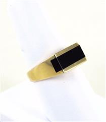 14KT SOLID YELLOW GOLD BLACK ONYX SIZE 9 RING PROTECTION