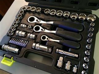 KOBALT TOOLS #0379758 49pc XTREME ACCESS SOCKET & RATCHET SET NEW ...