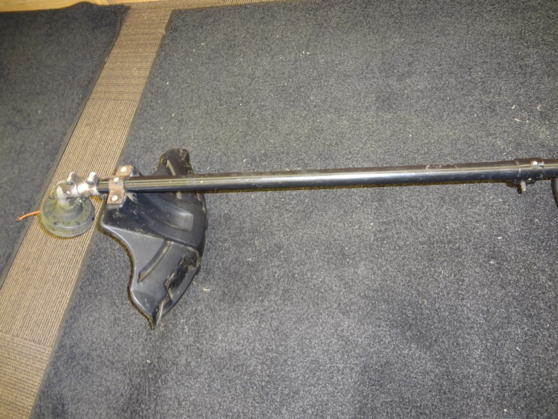 MURRAY M2510 16" 25CC 2CYCLE STRAIGHT SHAFT GAS STRING TRIMMER For