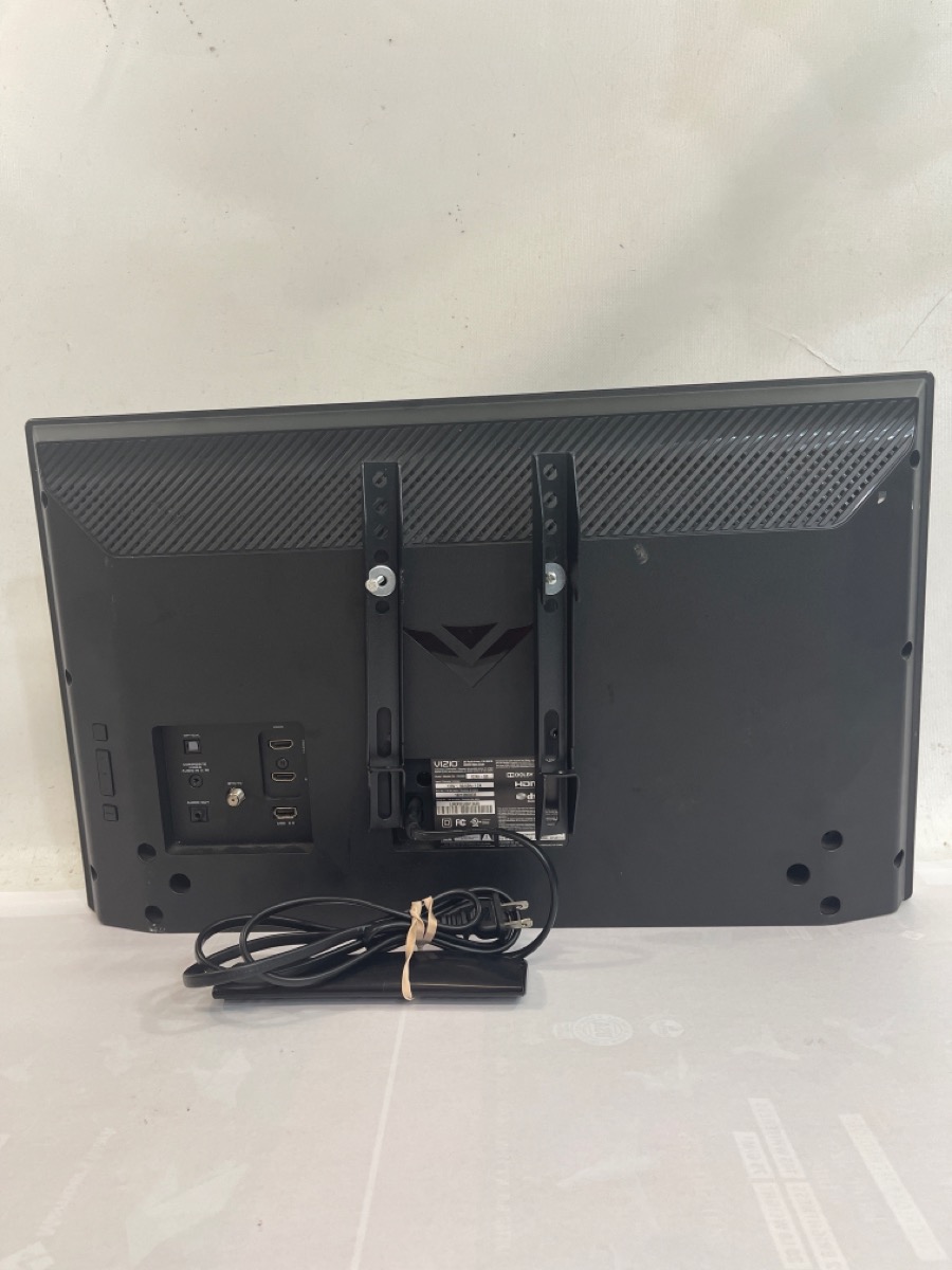 VIZIO D24HG9 24" SMART W/REMOTE FLAT PANEL TV Good Sharp Assets LLC