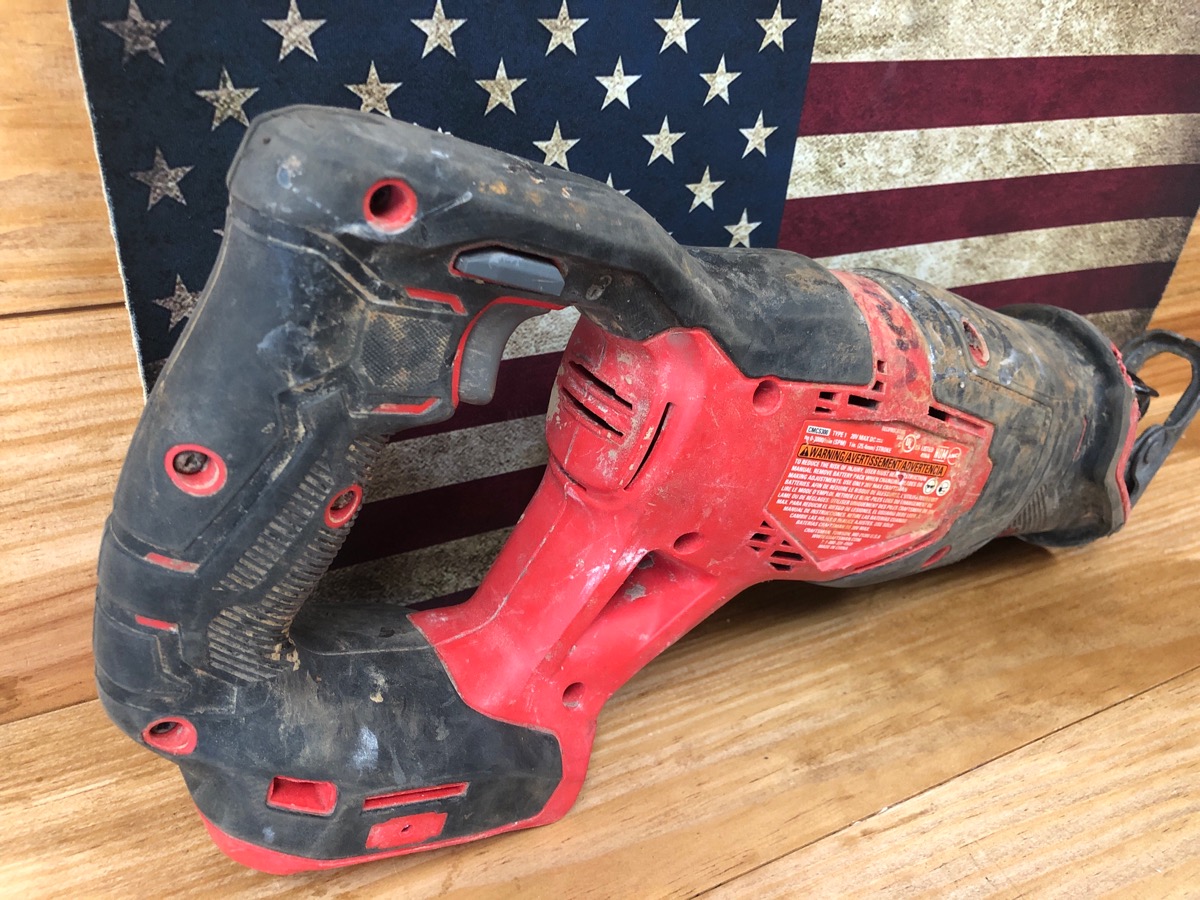 CRAFTSMAN CMCS300 RECIPROCATING SAW W/ BATTERY Good BJ
