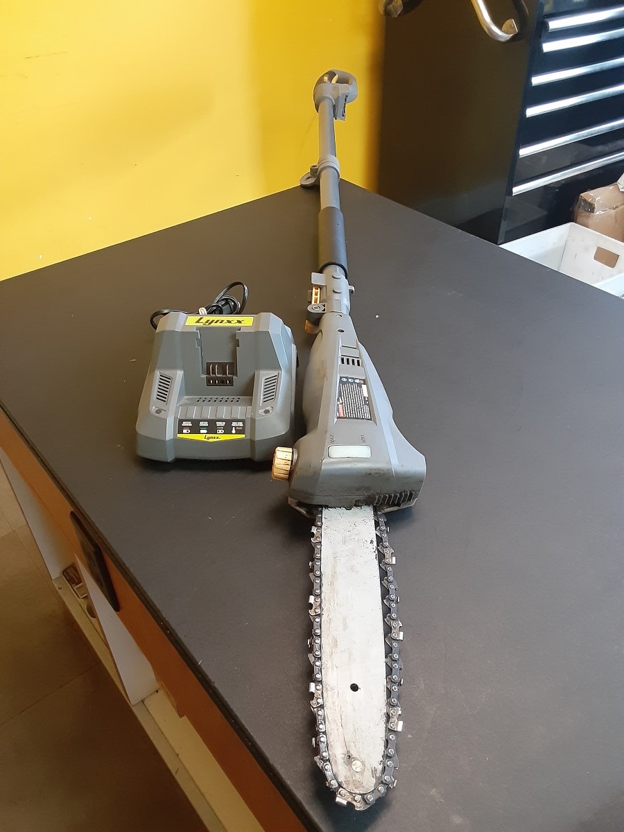 LYNXX 40V CORDLESS POLE SAW IN STORE PICK UP ONLY!!!! IN STORE PICK UP