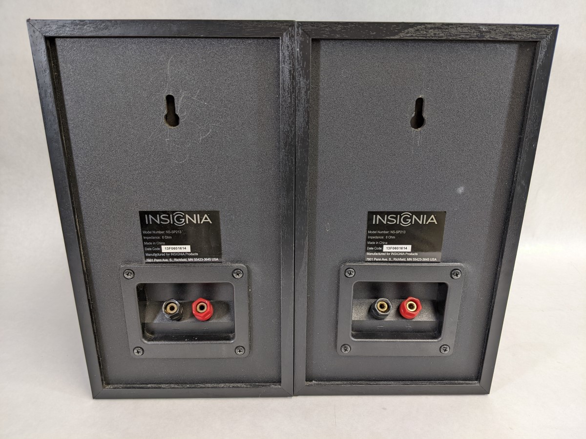 Insignia Bookshelf Speakers NSSP213 Very Good Heartland Pawnbrokers