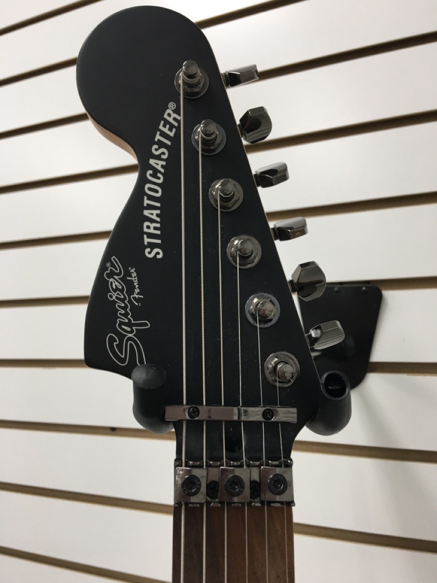 Squier Contemporary Active Stratocaster HH Flat Black Like New Buya