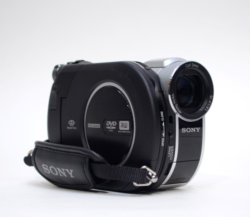 Sony Handycam DCR-DVD610 40x Zoom Camcorder AS IS For parts or not ...