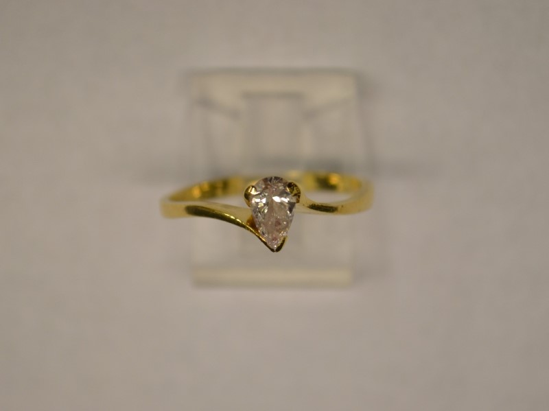 simple solitaire ring yellow gold