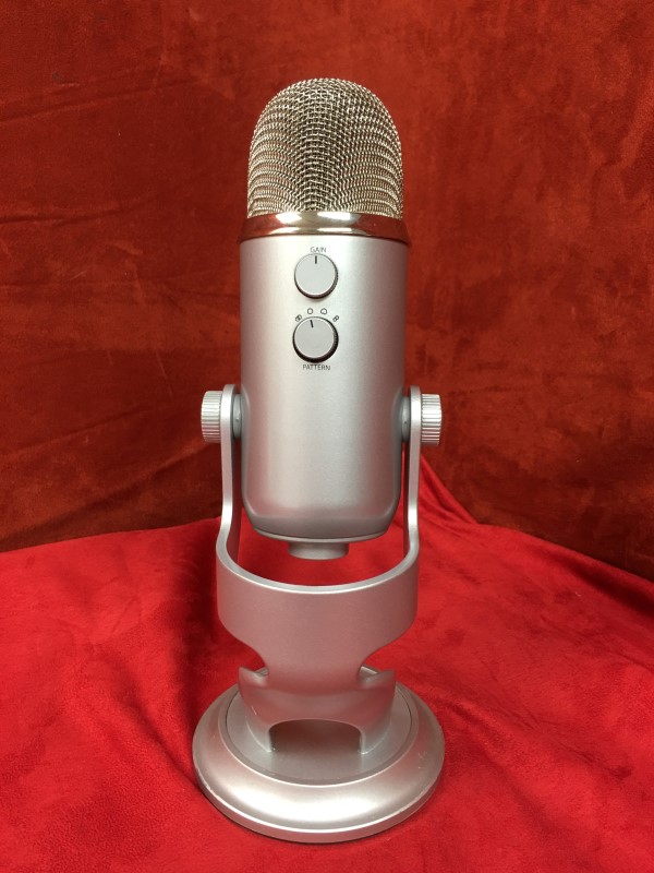 BLUE YETI USB PODCASTING MICROPHONE Very Good | Buya