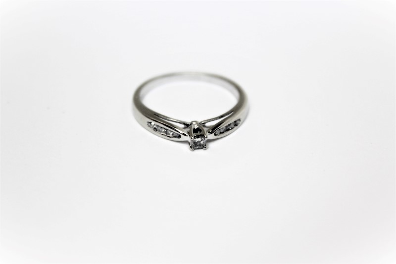 10k White Gold Diamond Engagement Ring .24 CT T.W., Size 6.75 Preowned