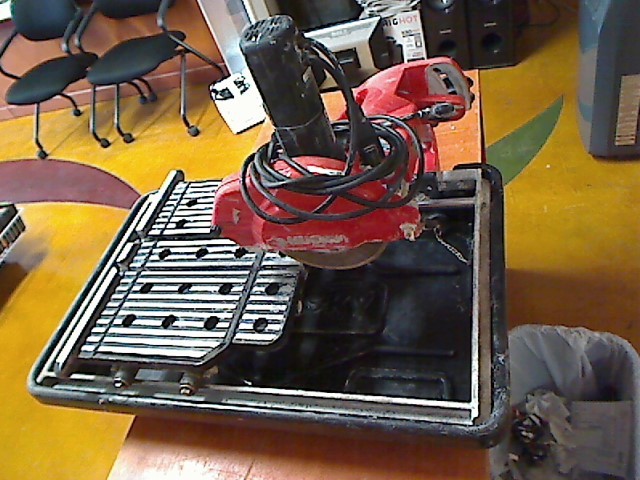 Husky Tools Tile Saw Thd950l Very Good King St Husky Tools Tile Saw Thd950l