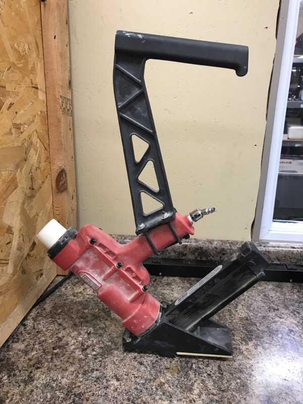 Norge 10029639 15 1 2 Gauge 2 In 1 Flooring Nailer Stapler Very