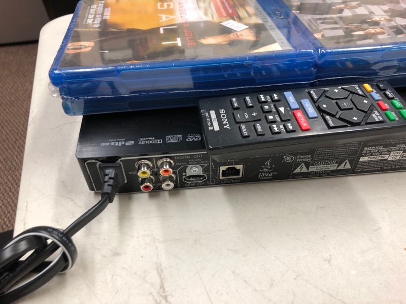 SONY Blu-Ray Player BDP-S185 with 6 blu-rays! For parts or not working