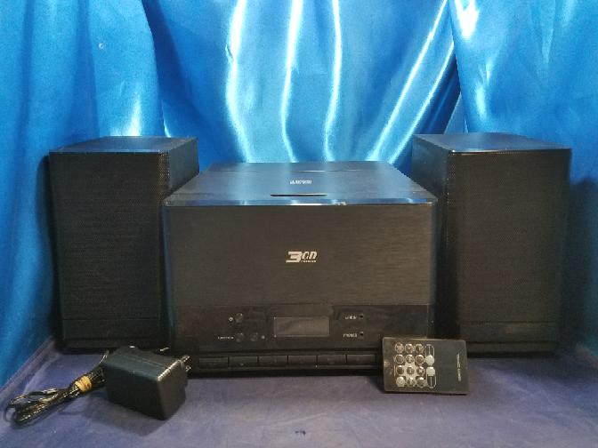 Blackweb Bluetooth 3 Cd Stereo System With Digital Fm Radio & Remote
