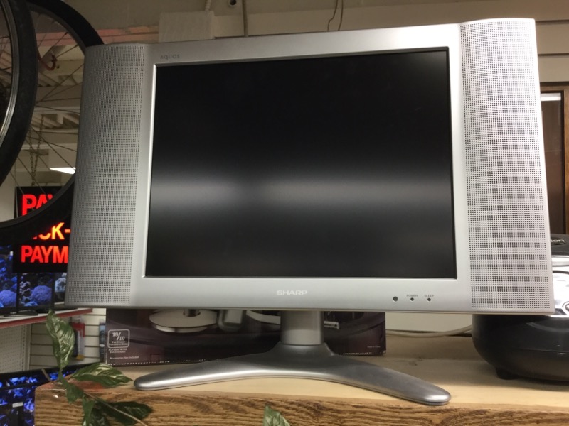 SHARP AQUOS FLAT PANEL TV 20 INCH WITH MULTIPLE AUDIO & VIDEO PORTS LC