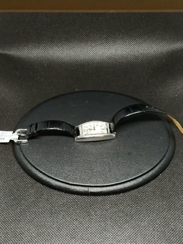 ESQUIRE Gent's Wristwatch ESQ SWISS WATCH Very Good THE PAWN KING