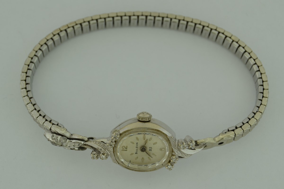 BULOVA Lady's Wristwatch 23J 8 Dias .08ctw 14K White Gold 4.0g NO WORK