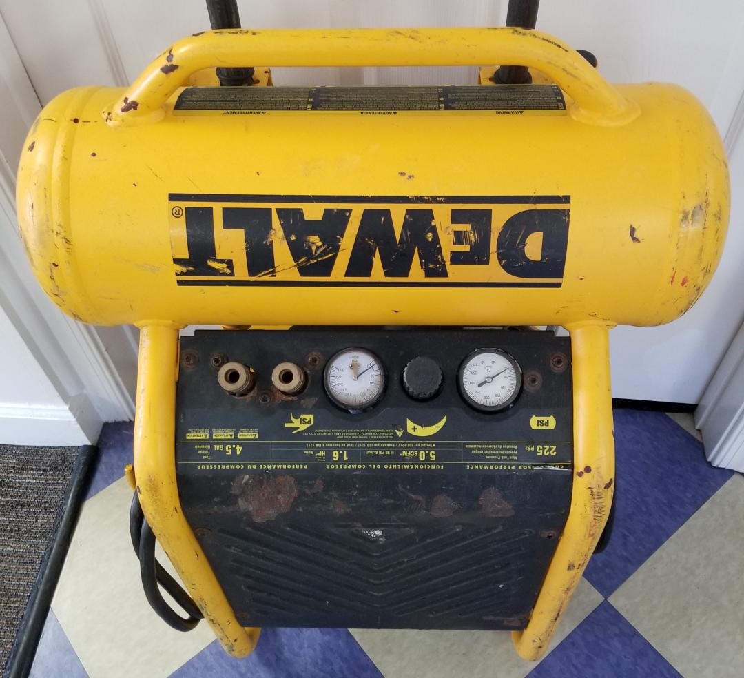 Dewalt D55146 4.5 Gallon Portable Electric Air Compressor W/Wheels