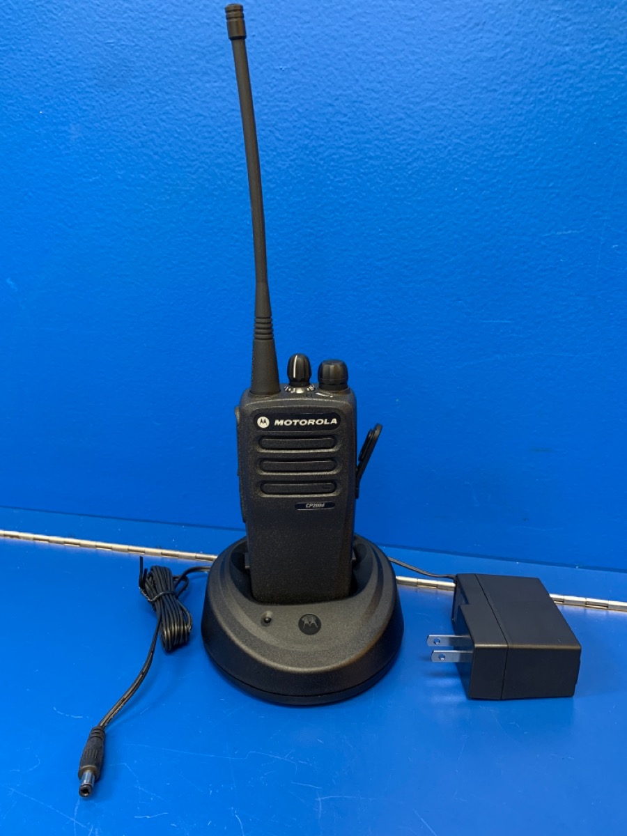 Motorola CP200D Walkie Talkie With Clip Radio Like New American