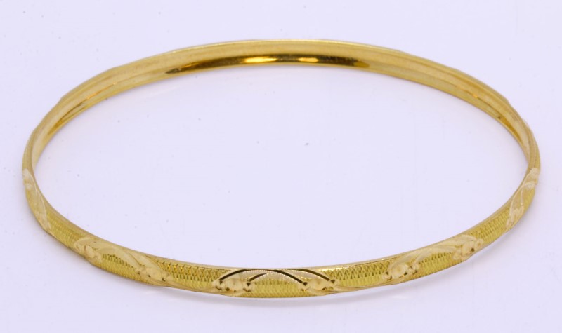 pre owned solid gold bangle
