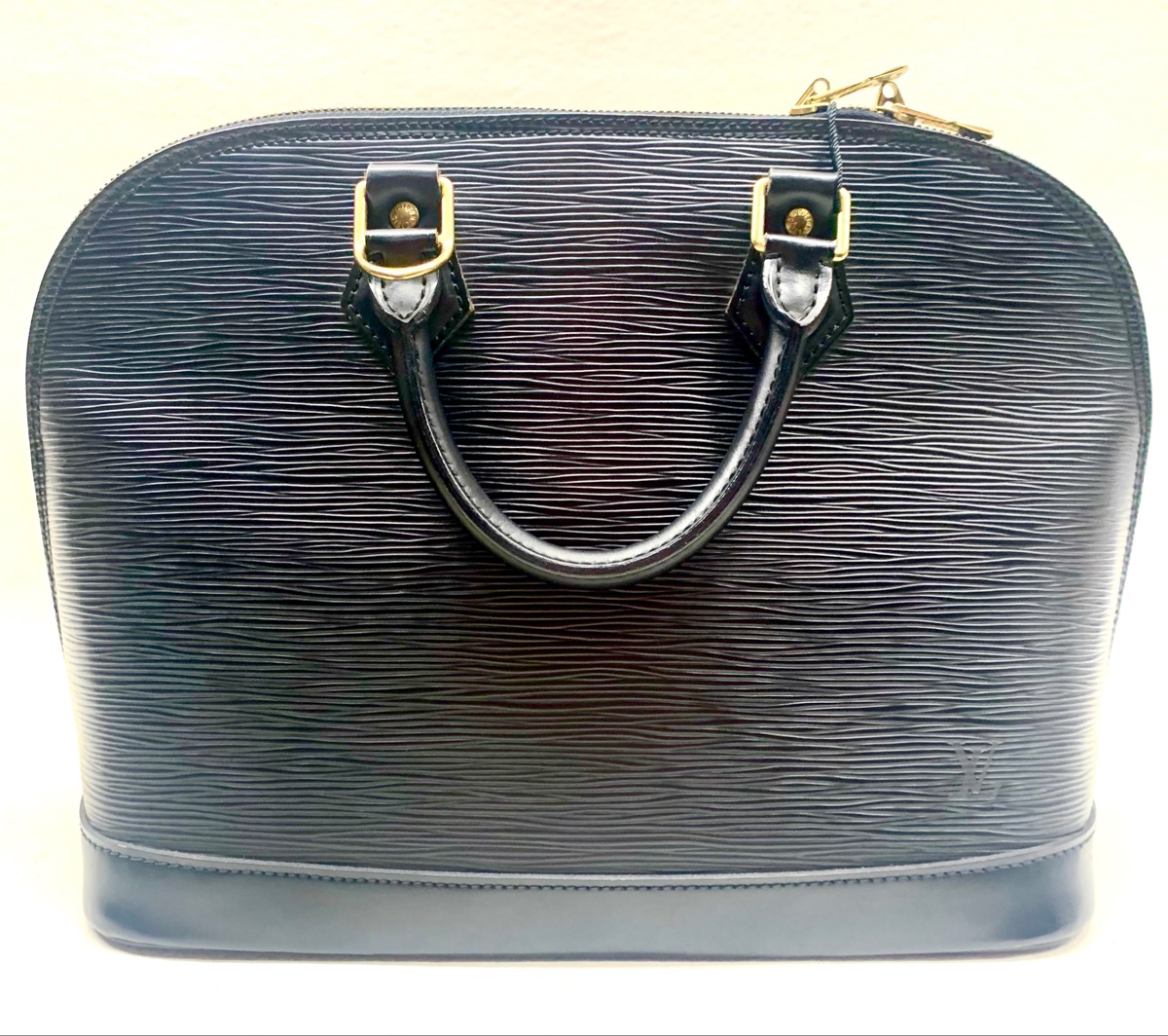 Authentic LOUIS VUITTON Handbag ALMA PM - EPI BLACK Leather LV BAG Zipper Very Good | Central ...