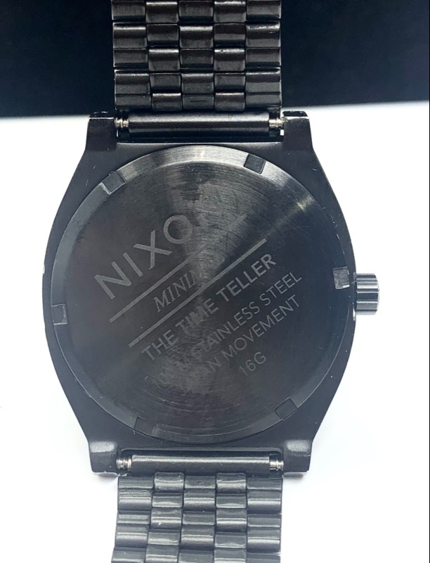 NIXON Gent's Wristwatch MINIMAL Good Central Mega Pawn Ontario CA