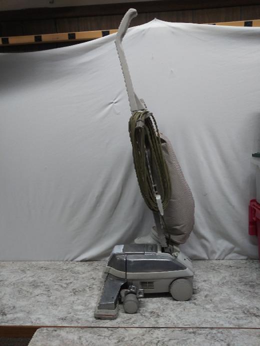 KIRBY VACUUM GENERATION 3, AWESOME CLEANING POWER, FILTRATION, & VERY