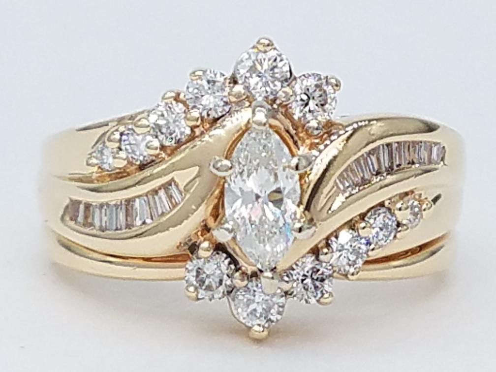 14K Yellow Gold Diamond Wedding Ring Set Size 7 Preowned