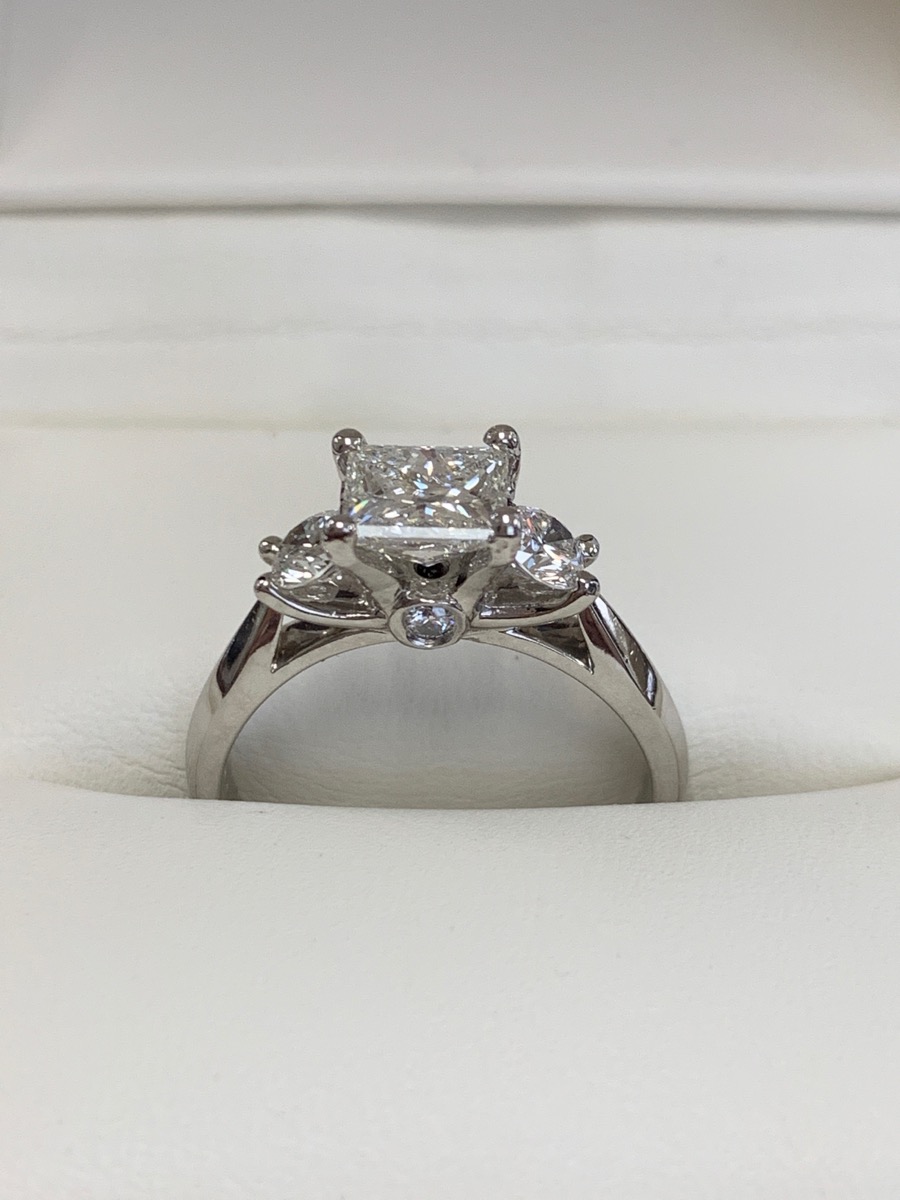 Lady's PlatinumDiamond Ring Guard 5 Diamonds 1.36 Carat T.W. 950