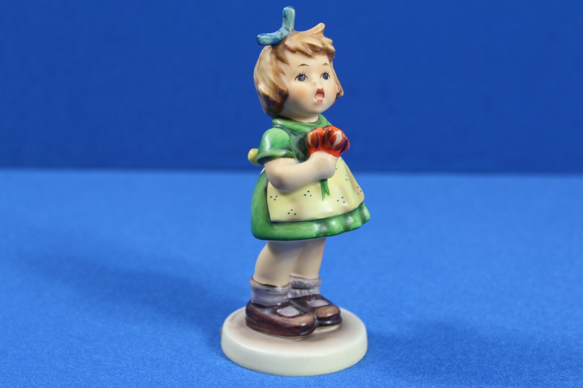 GOEBEL HUMMEL "The Surprise" Figurine 1981 431 TMK6 Exclusive Special