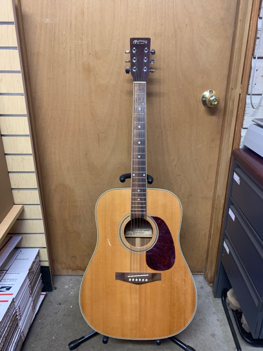 MARTIN GUITAR D-18 MADE IN MEXICO NON ORIGINAL For parts  