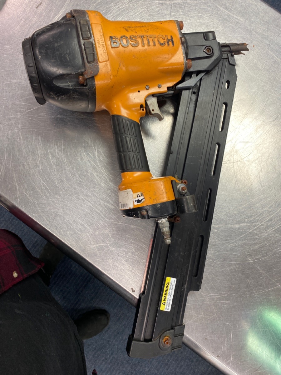 USED BOSTITCH F28WW ANGLED FRAMING NAILER Good Buya