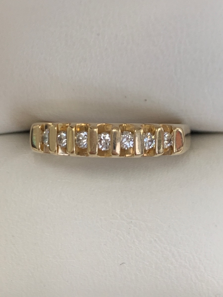 Lady's GoldDiamond Anniversary Ring 7 Diamonds .21 Carat T.W. 14K
