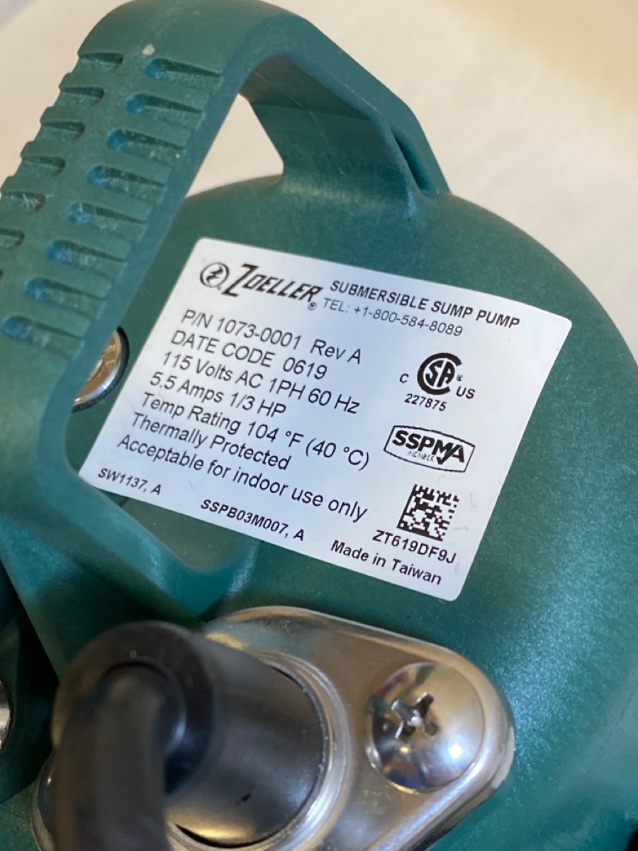 ZOELLER 10730001 0.33HP Cast Iron Submersible Sump Pump Like New Buya