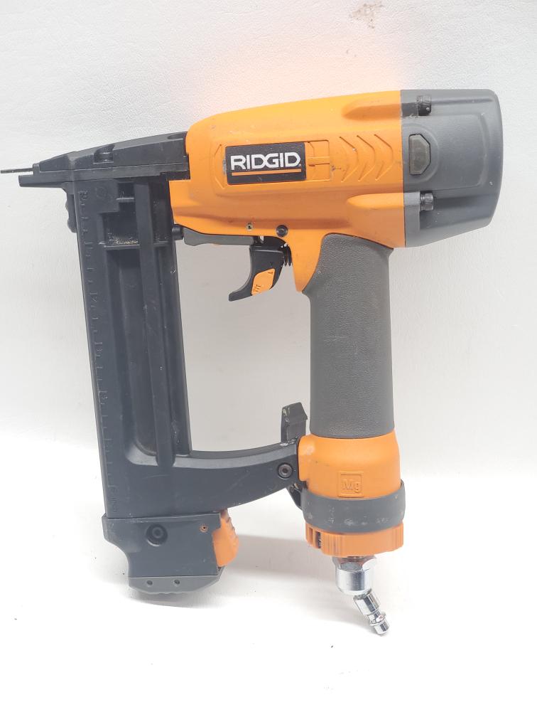 Ridgid Air Nailer R150FSA 18 Gauge 3/8"1 1/2" Finish Stapler Good