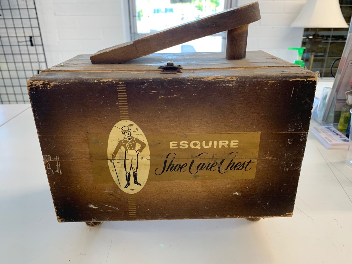 ESQUIRE SHOE CARE CHEST SHOE CARE CHEST Acceptable Delta