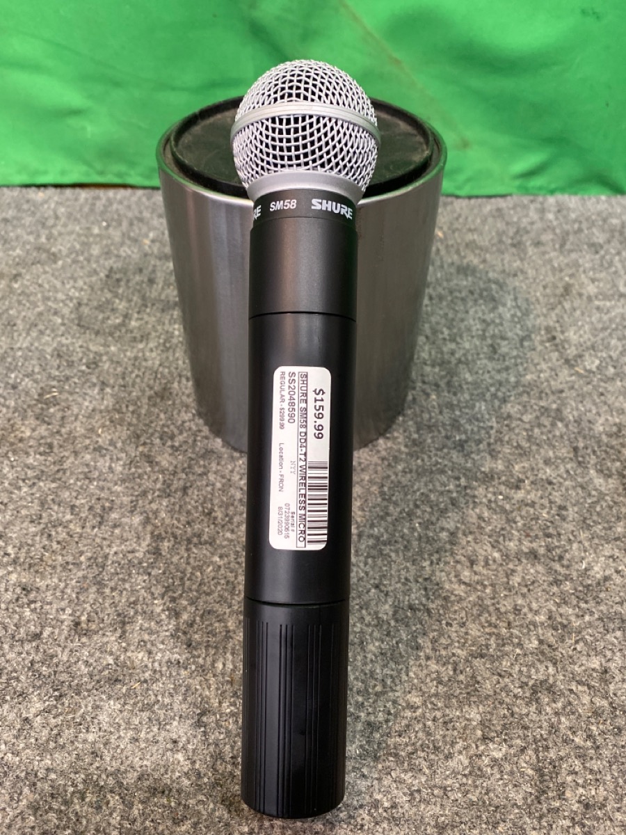 Shure SM58 DD4T2 Wireless Microphone w/ Soft Carry Pouch 177.600 Very