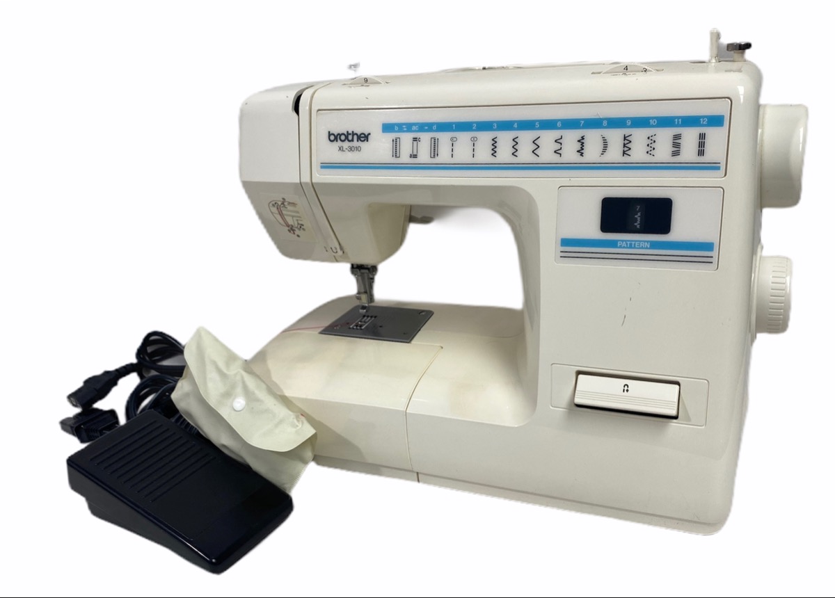 Brother XL-3010 Sewing Machine W/Foot Pedal + Original Box Very Good | Buya