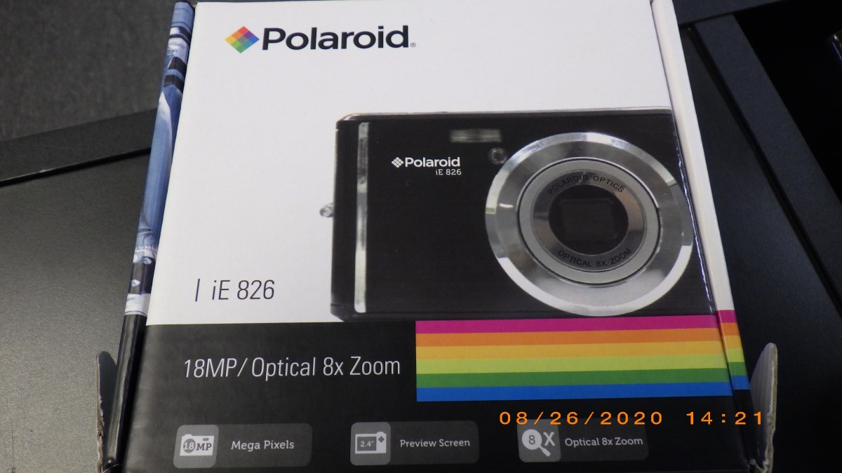 POLAROID DIGITAL CAMERA IE826 (!!!!WONT TURN ON, PARTS ONLY!!!!!) For parts or not working Buya