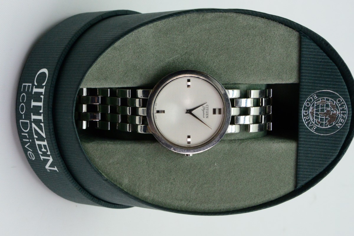 citizen white face watch
