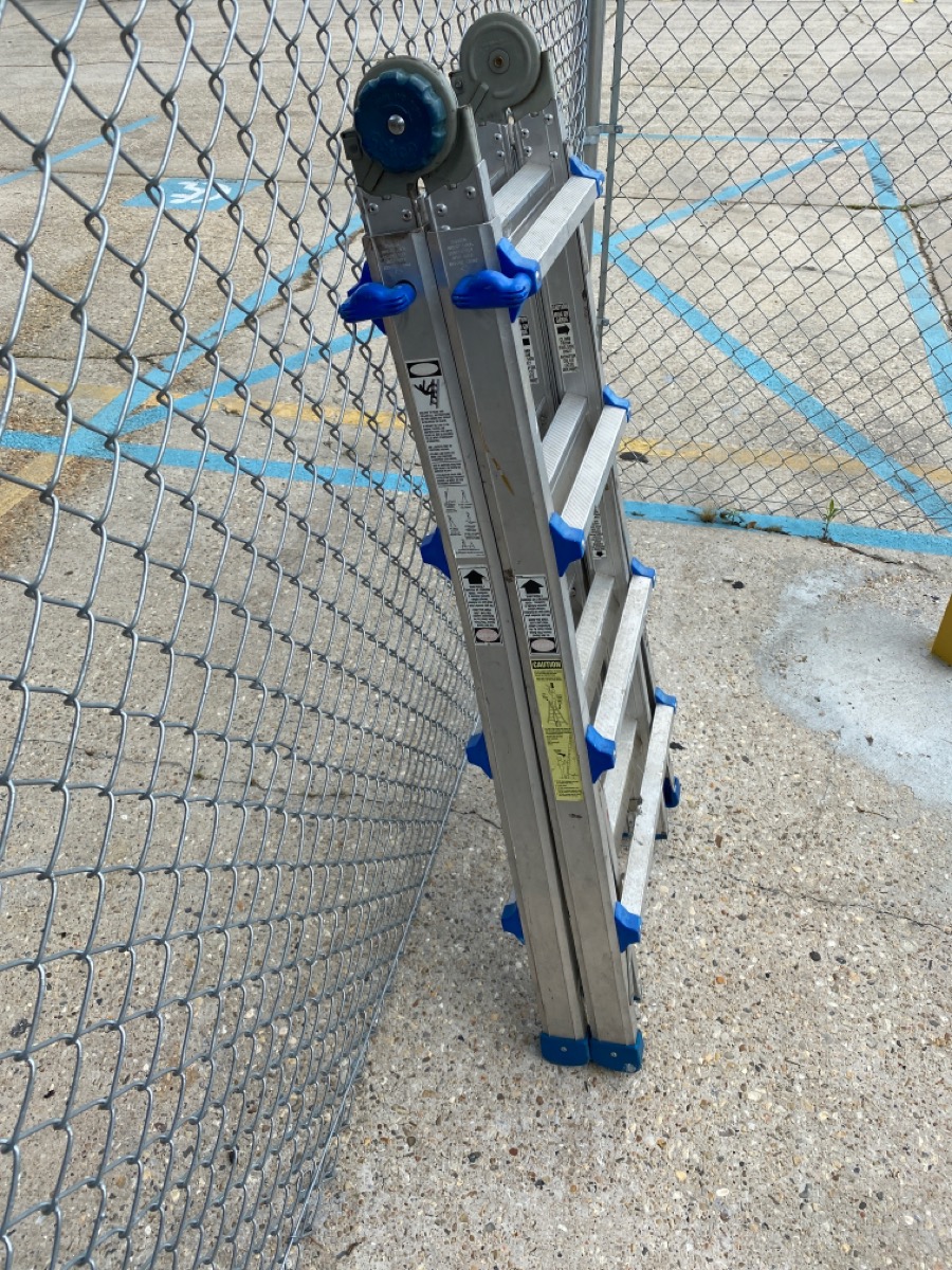 COSCO LADDER 8FT FOLDING 20217TIAWN (AERandi) Very Good Sharp