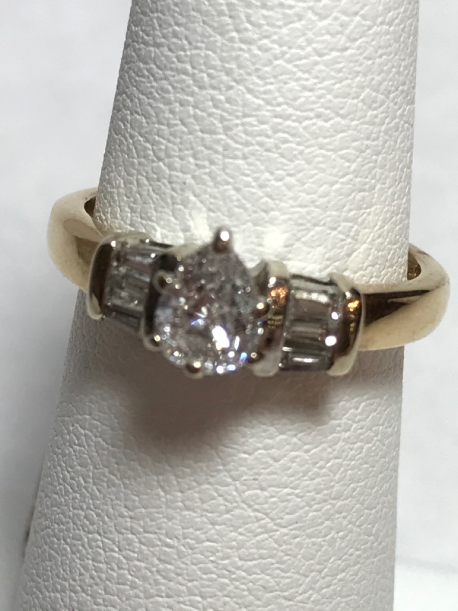 Lady's GoldDiamond Anniversary Ring 7 Diamonds .59 Carat