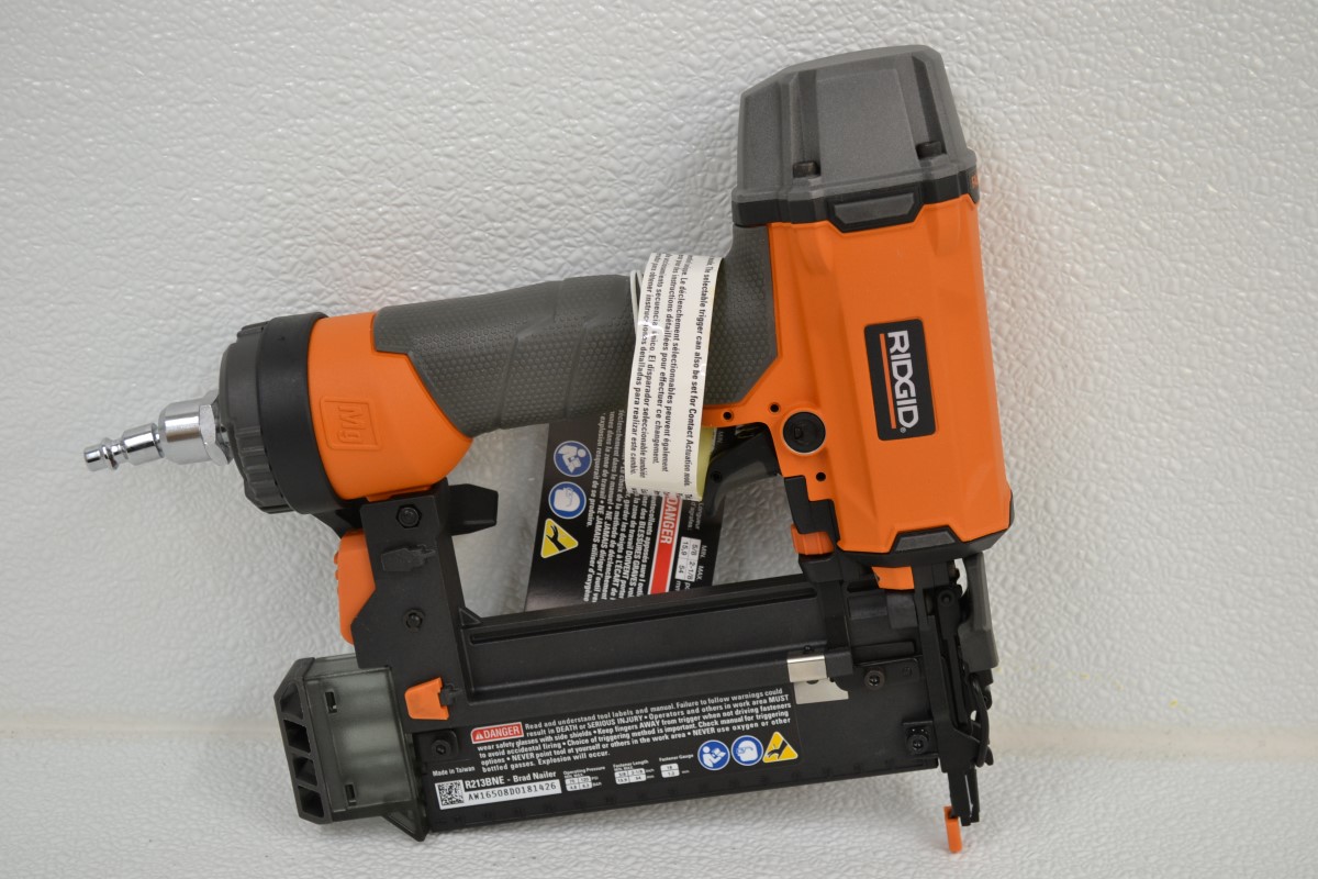 RIDGID 18Gauge 21/8 in. Brad Nailer with Tool Bag, & Nails Like New