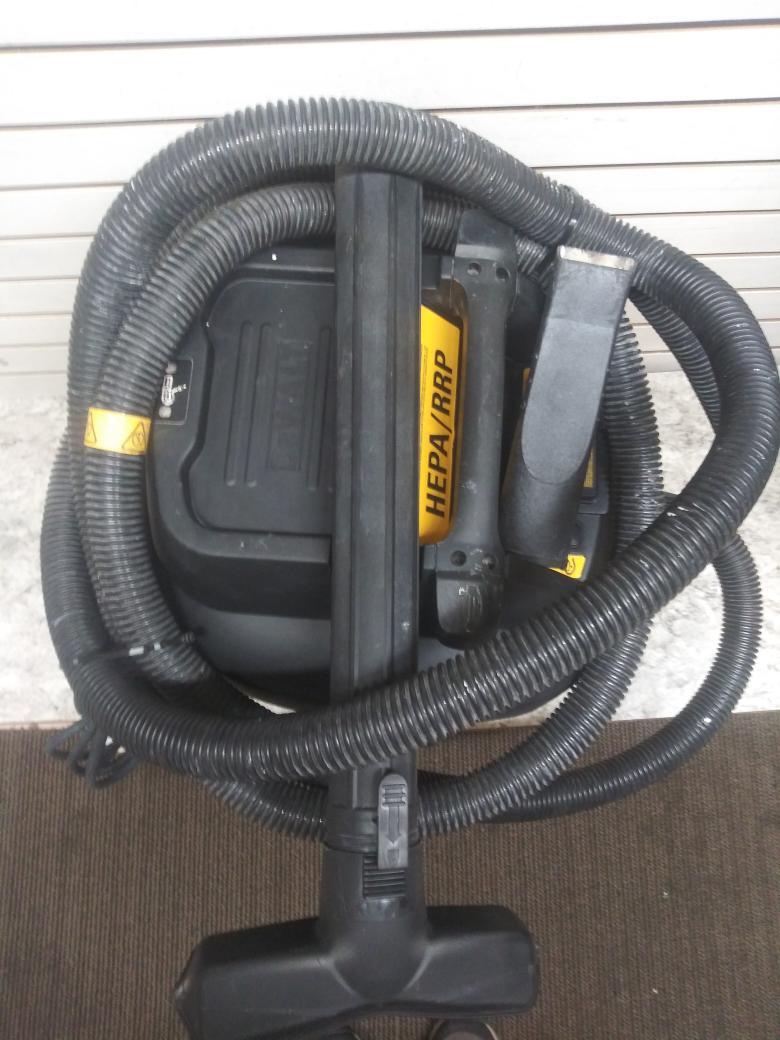 DEWALT 8 GAL. HEPA/RRP VACCUM DWV010, 8-FT. POWER CORD, HEPA FILTER ...