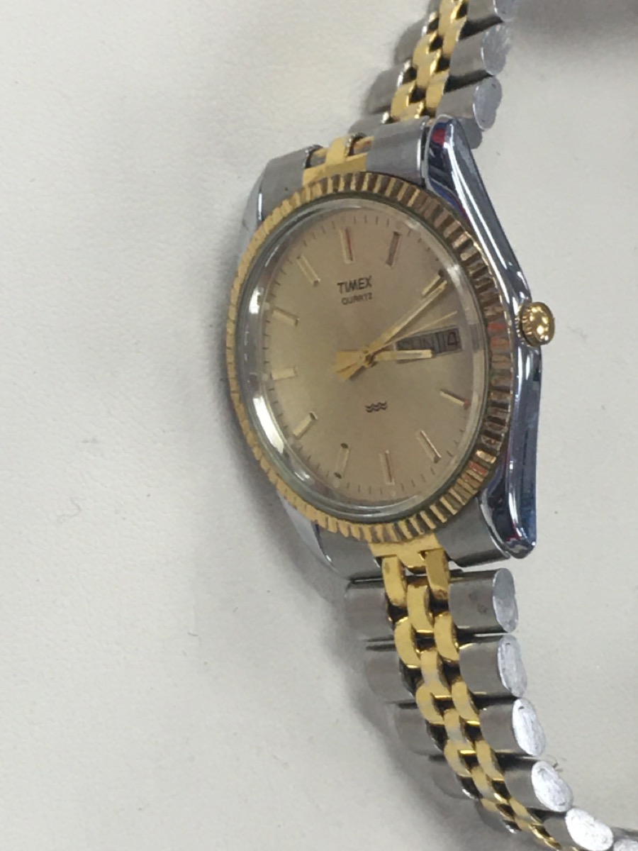 Timex Classic Men's Watch - For Parts/Repairs - Water Resistant Design