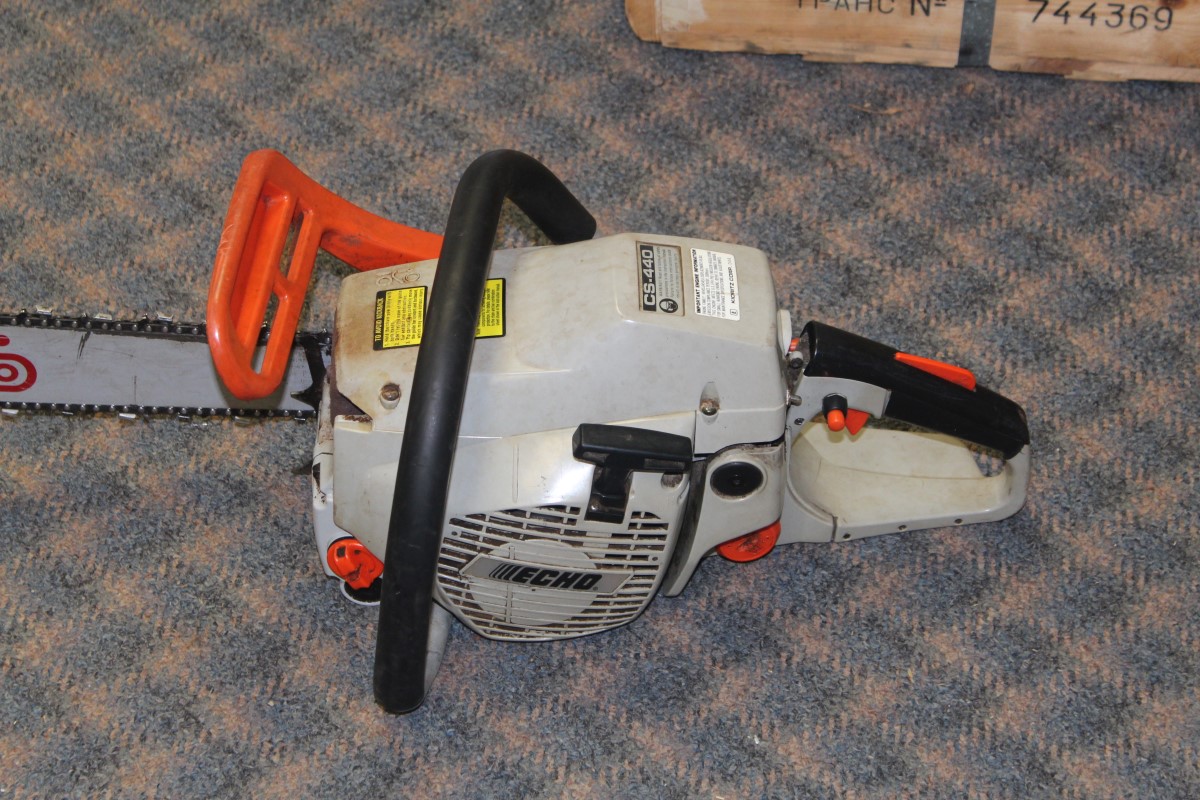 ECHO OUTDOOR POWER EQUIPMENT CS-440 CHAINSAW Very Good | Double Deuce ...