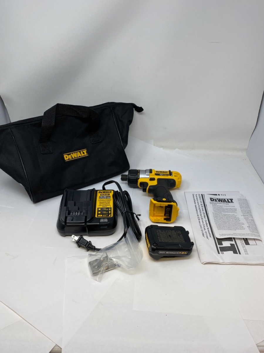 DEWALT DCF610 12V MAX* 1/4" SCREWDRIVER KIT (AE) Like New Sharp