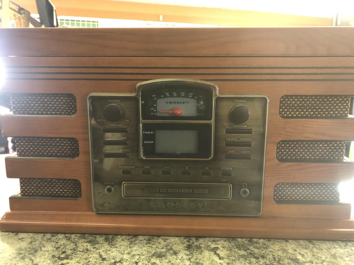CROSLEY CR246 CD/RECORD PLAYER Good Capital Pawn Salem OR